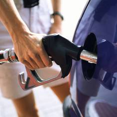 In Italia poti cumpara benzina la jumatate de pret