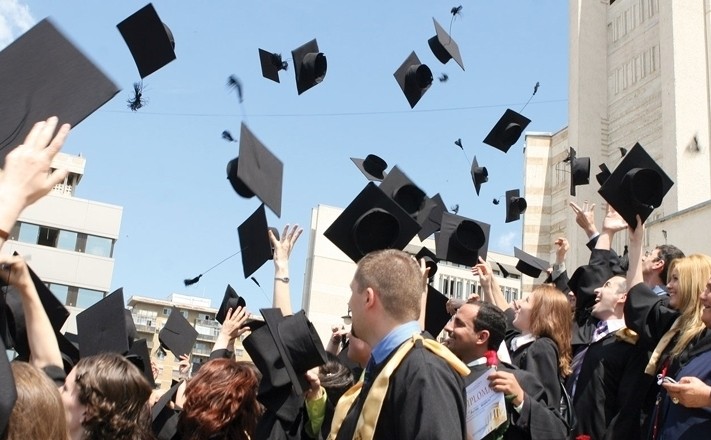 Sfaturi pentru absolvenții de liceu de la profilul uman