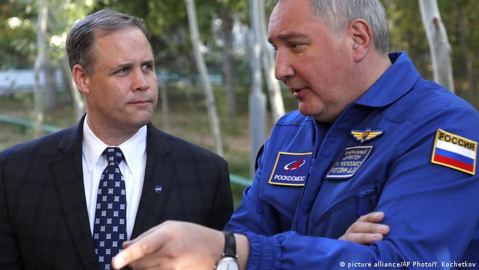 Vladimir Putin l-a demis pe Rogozin