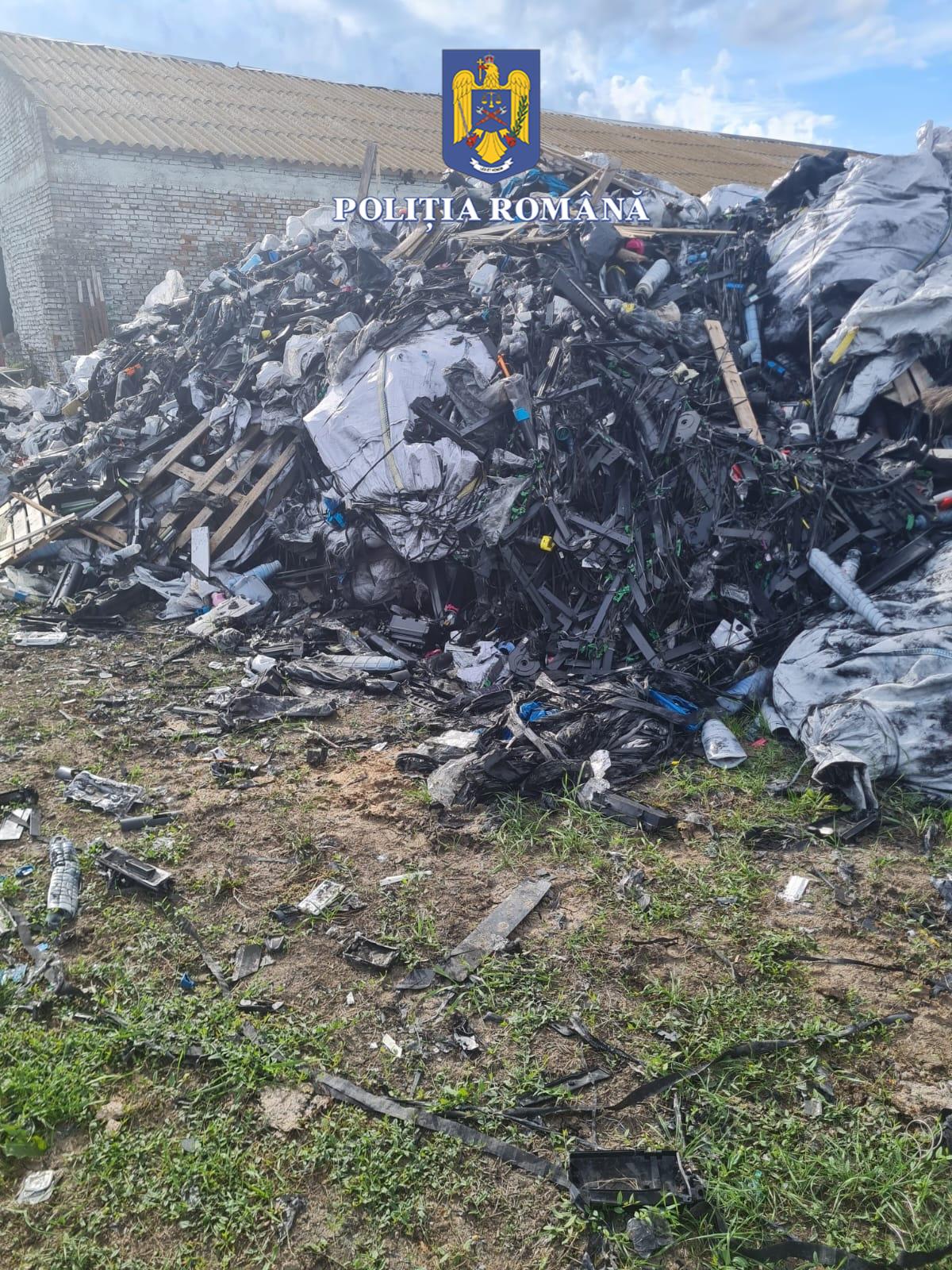 Peste 600 de tone de deșeuri periculoase, descoperite de polițiști