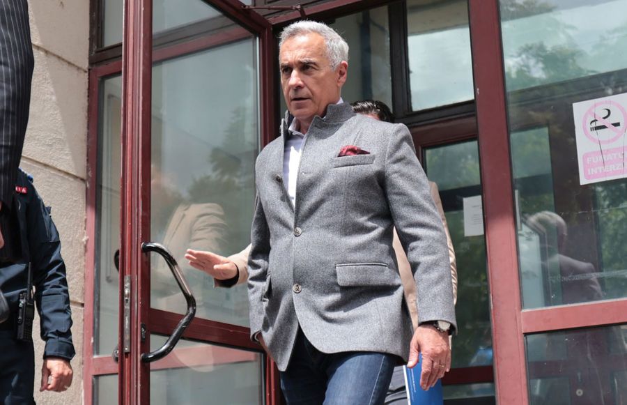 Cazul lui Călin Georgescu se tot amână. De ce