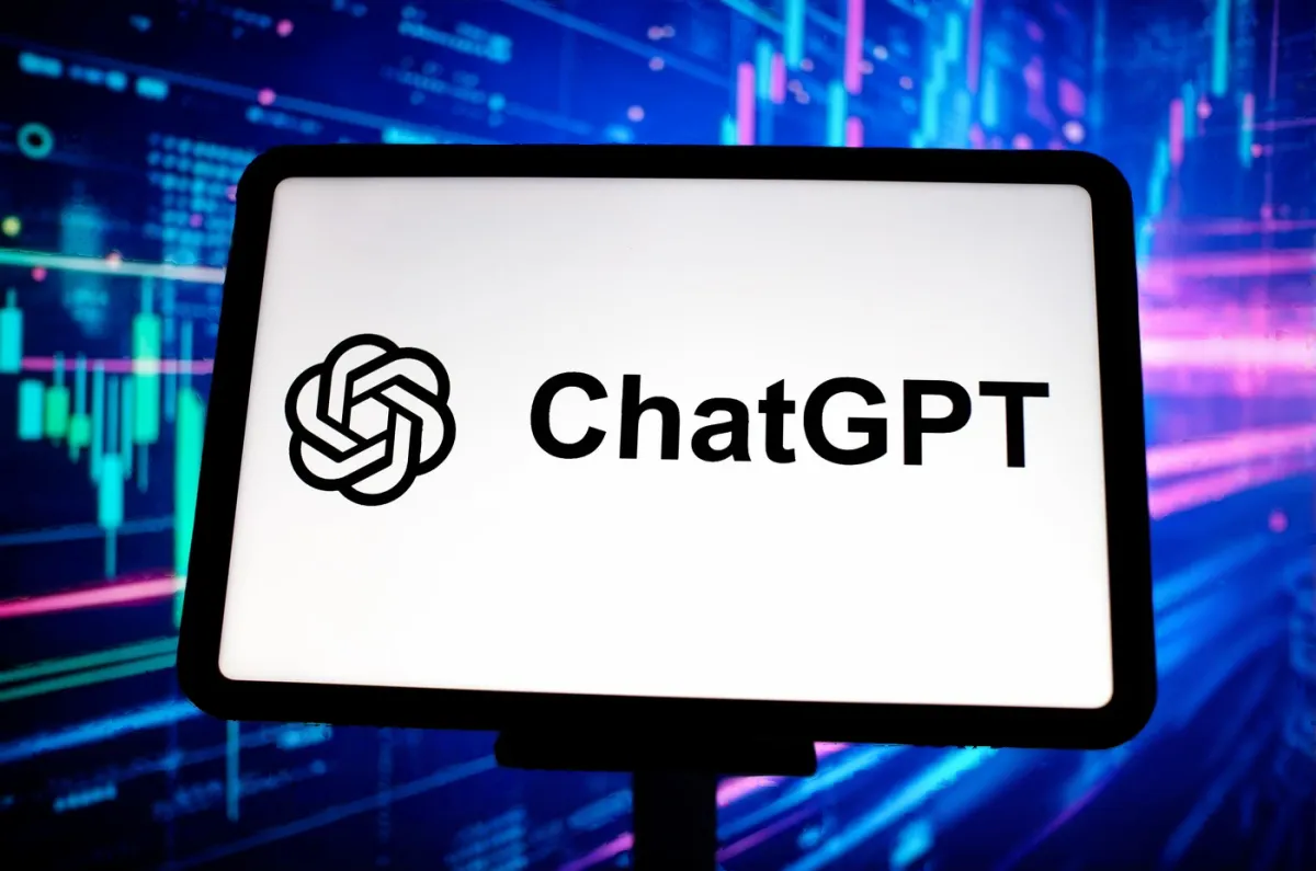 ChatGPT poate păstra informațiile tale. Avertizare de la experți