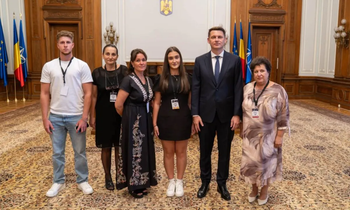 Denisa Bobiș, eleva de 10 din Câmpia Turzii, în prim-plan la Gala Performanței de la Senatul României