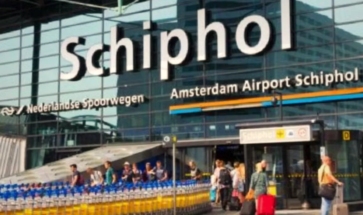 Aeroportul Schiphol anulează 90 de zboruri din cauza furtunii Boelo