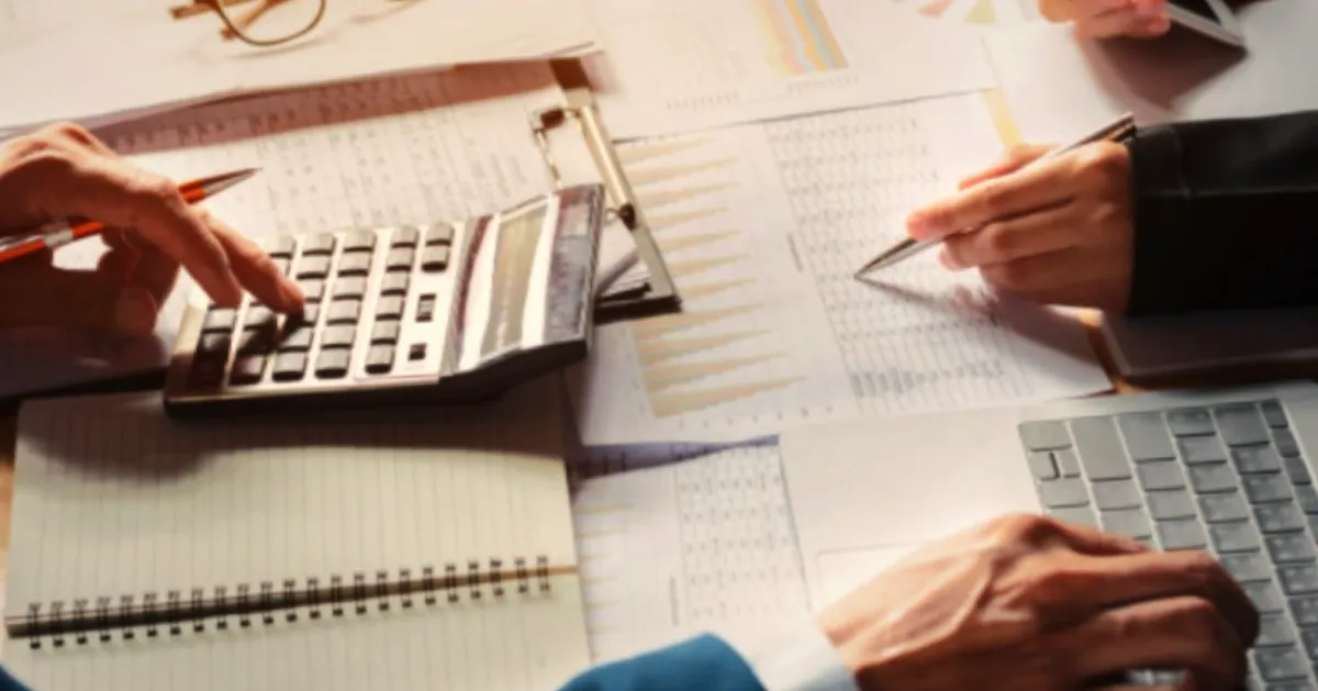 Creșterea deficitului ar fi din plata dobnzilor, nu din investiții