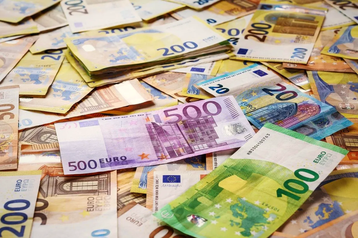 Două judecătoare cer peste 953.000 de euro statului