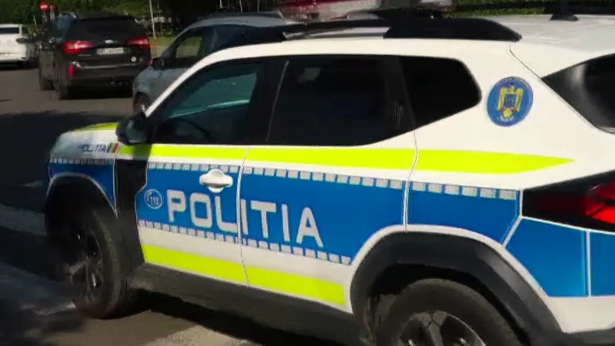 Furt de mașină cu copil în cap de pod, accident grav