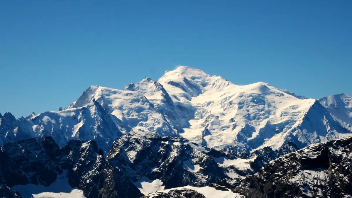 Mont Blanc a crescut cu 1,88 metri, ajungând la 4.807,47 metri