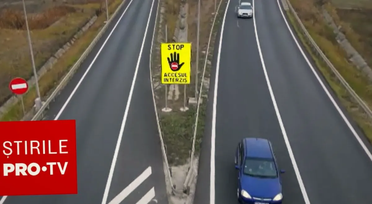 Panouri de avertizare pe autostrăzi: ce pedeapsă riscă șoferul care intră pe contrasens?